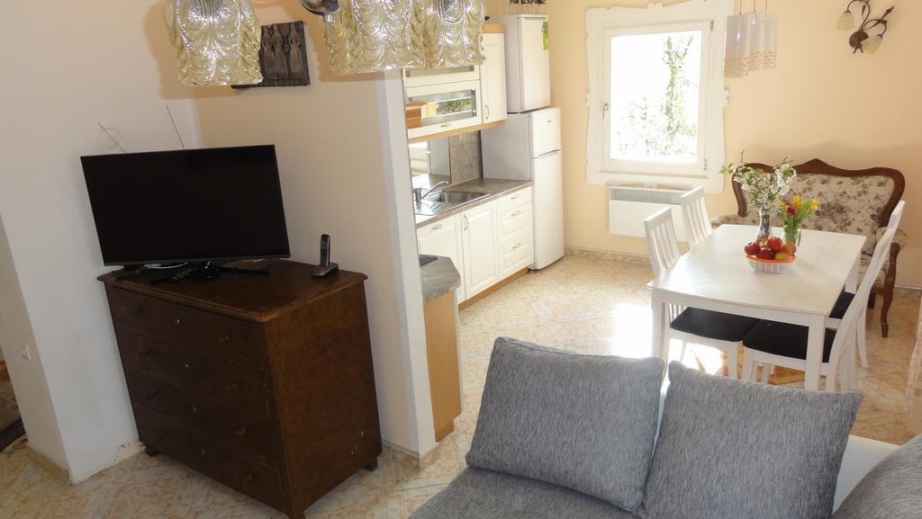Nina Apartman *